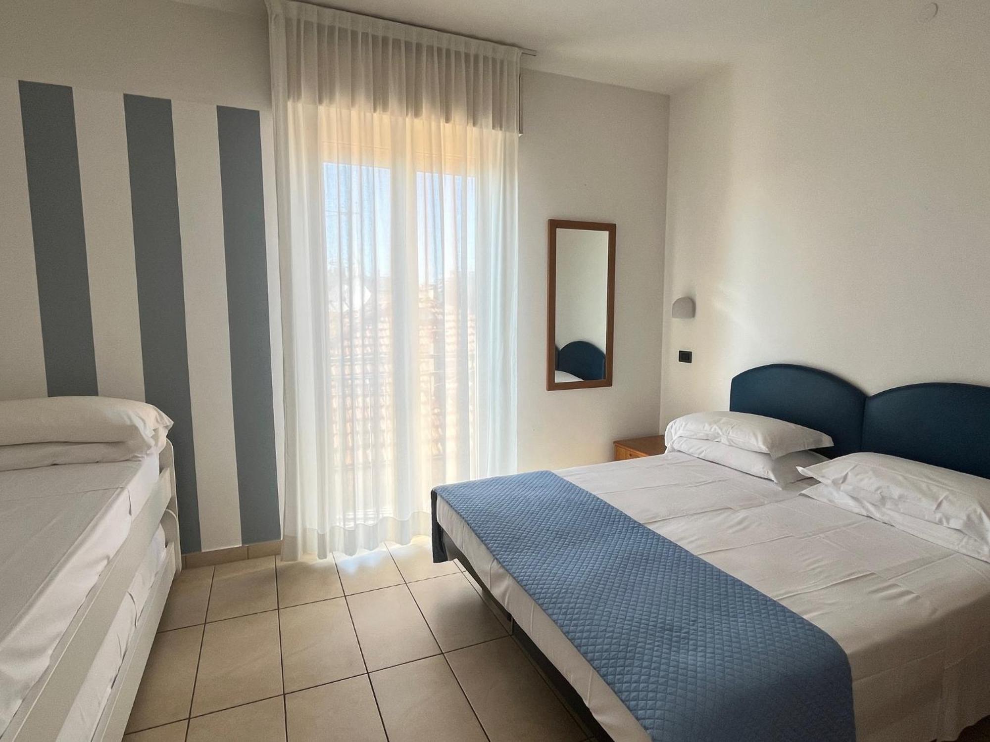 Hotel Berenice リミニ エクステリア 写真