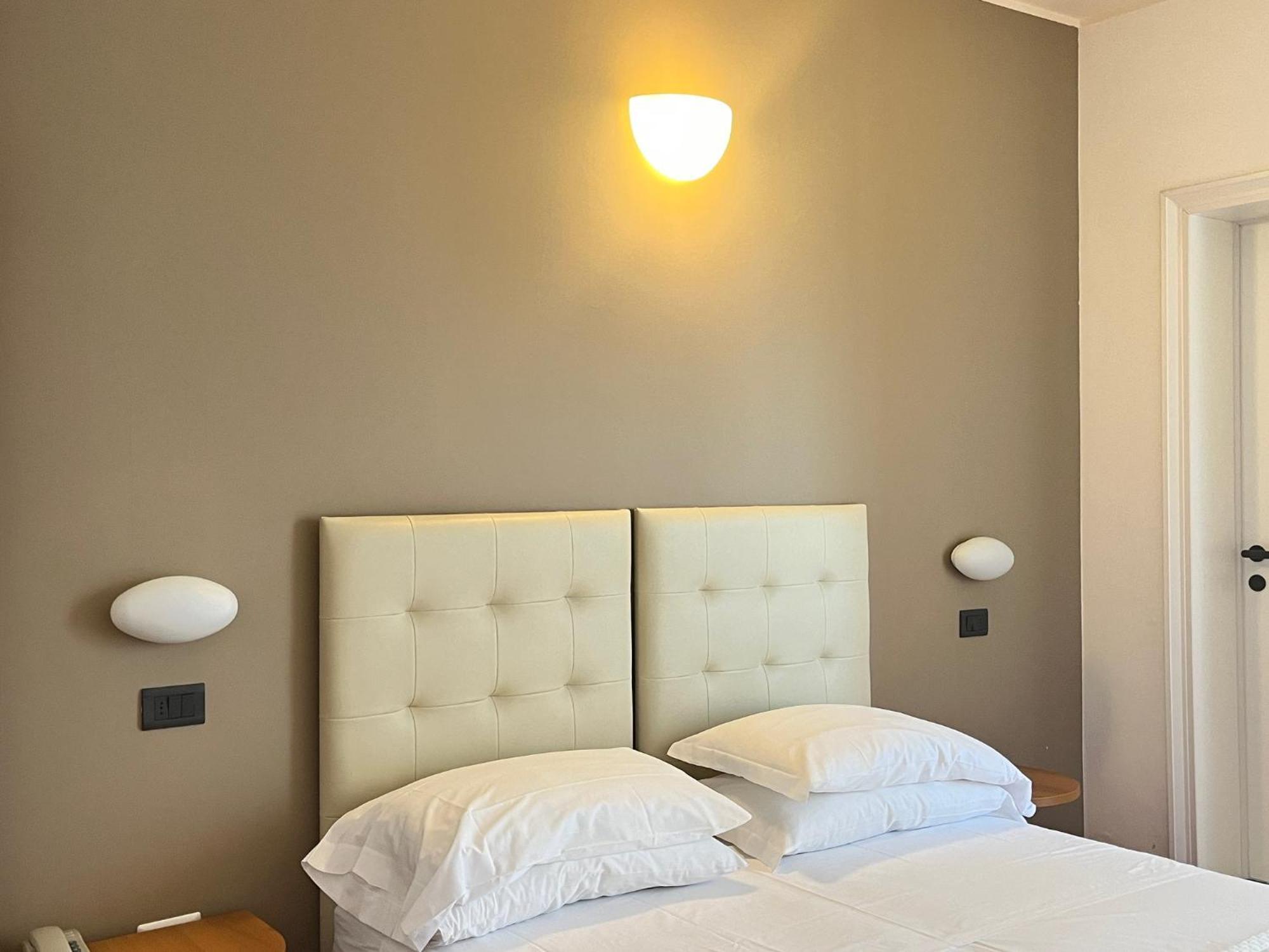Hotel Berenice リミニ エクステリア 写真