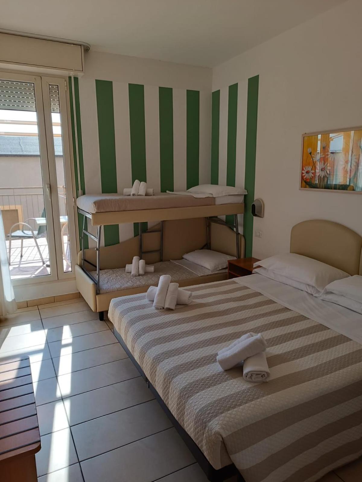 Hotel Berenice リミニ エクステリア 写真