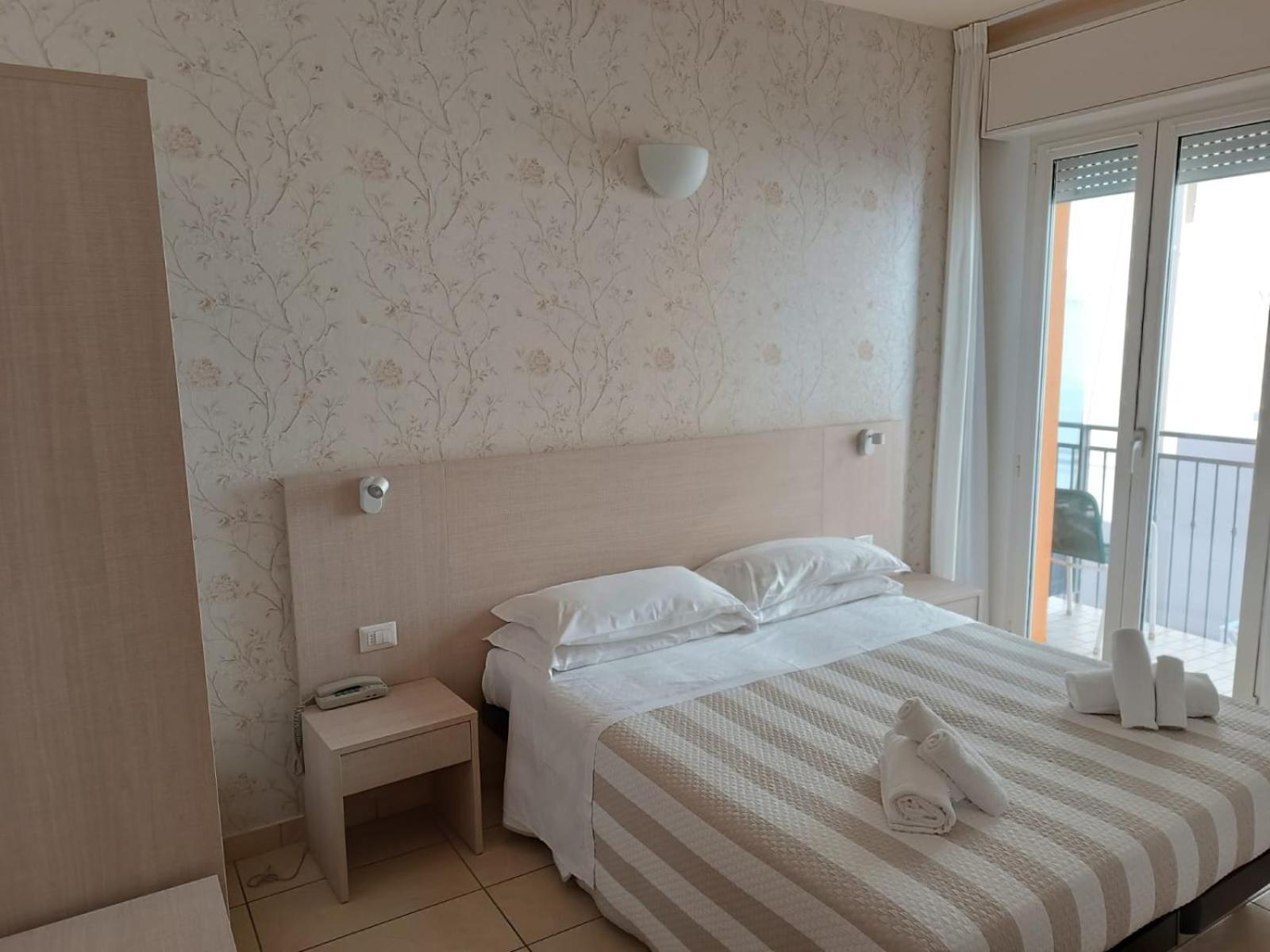 Hotel Berenice リミニ エクステリア 写真