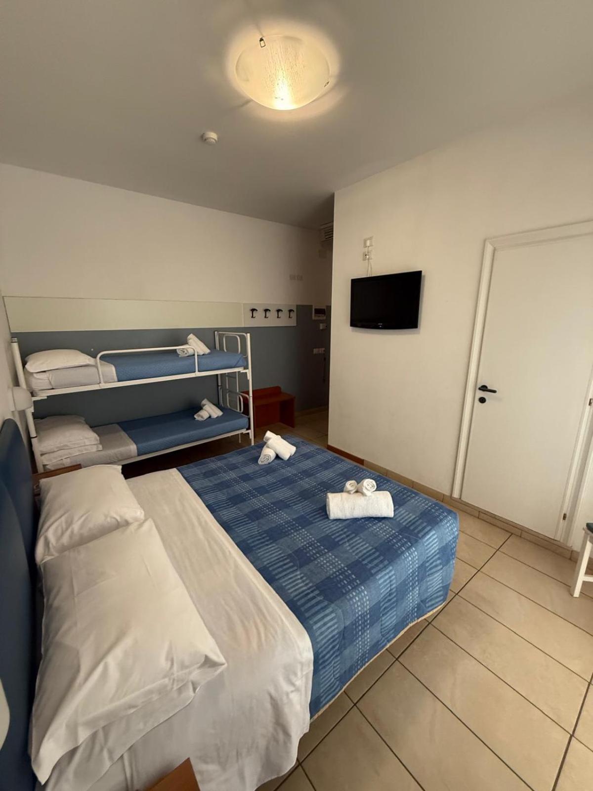 Hotel Berenice リミニ エクステリア 写真